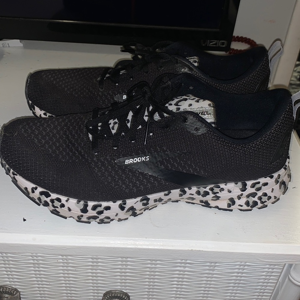 Brooks Energize Leopard running shoes.
